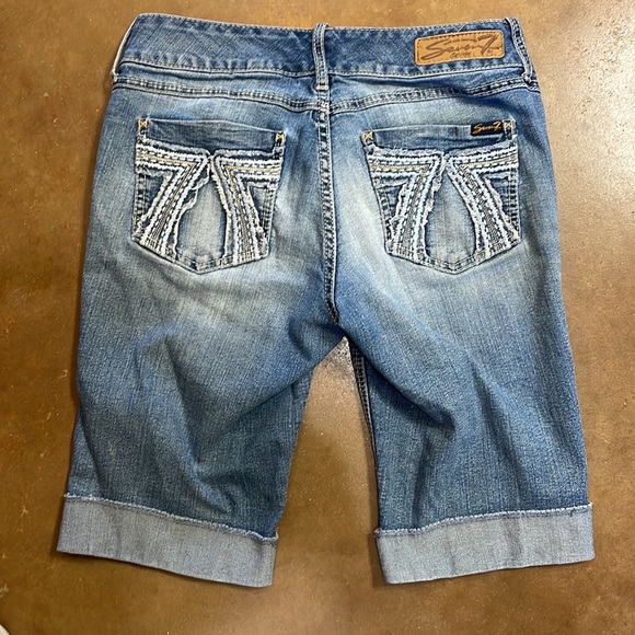 7 Seven for all Mankind Bermuda Jean Short - Picture 2 of 9